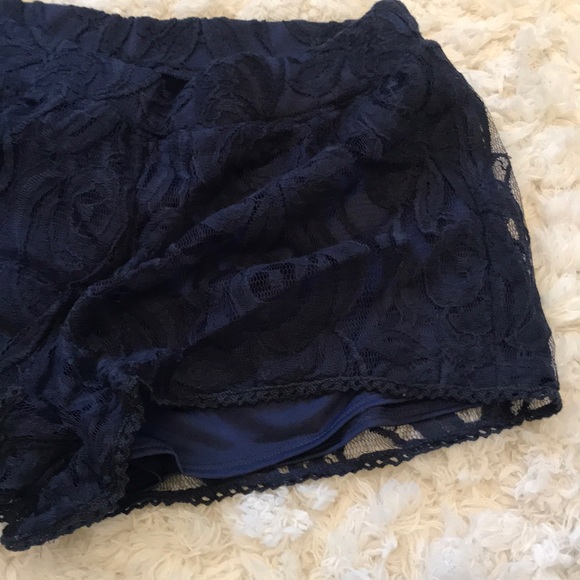 Free people lace design navy pull on shorts - Picture 5 of 5